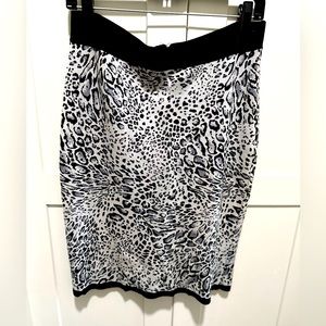 Vintage Cache Zebra pencil Skirt. Hits right at knee